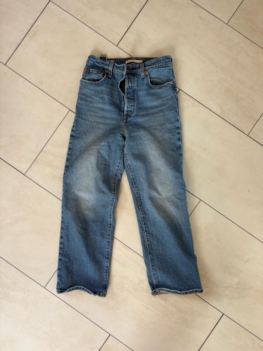 Levi's Womens Premium Ribcage Straight Ankle Jeans
